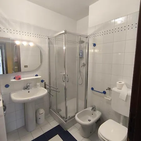Domus Laurentina - Vicinanze Cecchignola E Metropolitana רומא