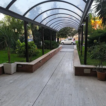 Domus Laurentina - Vicinanze Cecchignola E Metropolitana Apartamento Roma