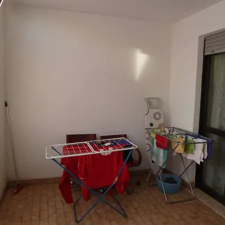 Domus Laurentina - Vicinanze Cecchignola E Metropolitana * Roma